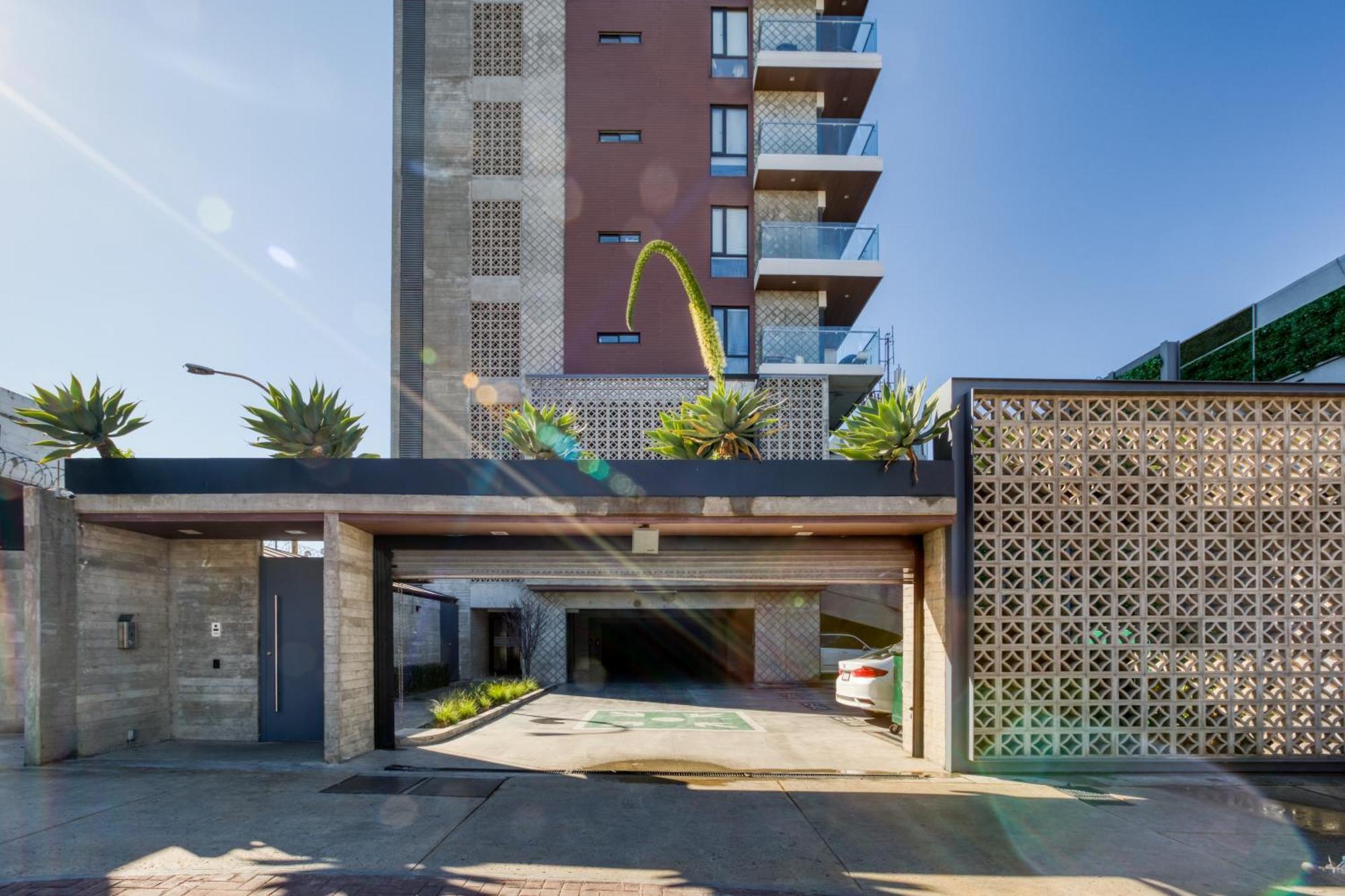 Uliv Revolucion Tijuana Aparthotel Εξωτερικό φωτογραφία